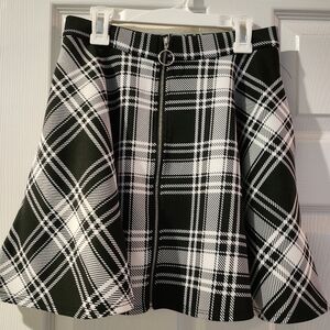 Hot Topic Skirt w/pockets
